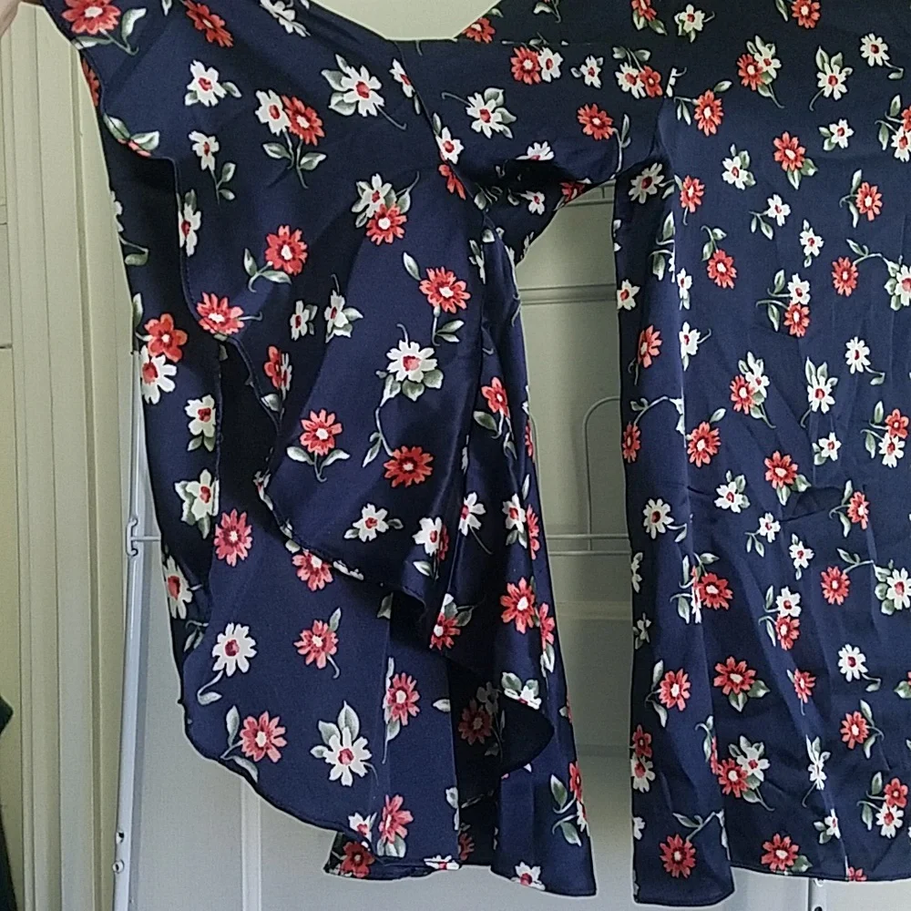 Milly Silk Blouse Keyhole Holly Bell-Sleeve Silk Top Blouse Shirt Floral